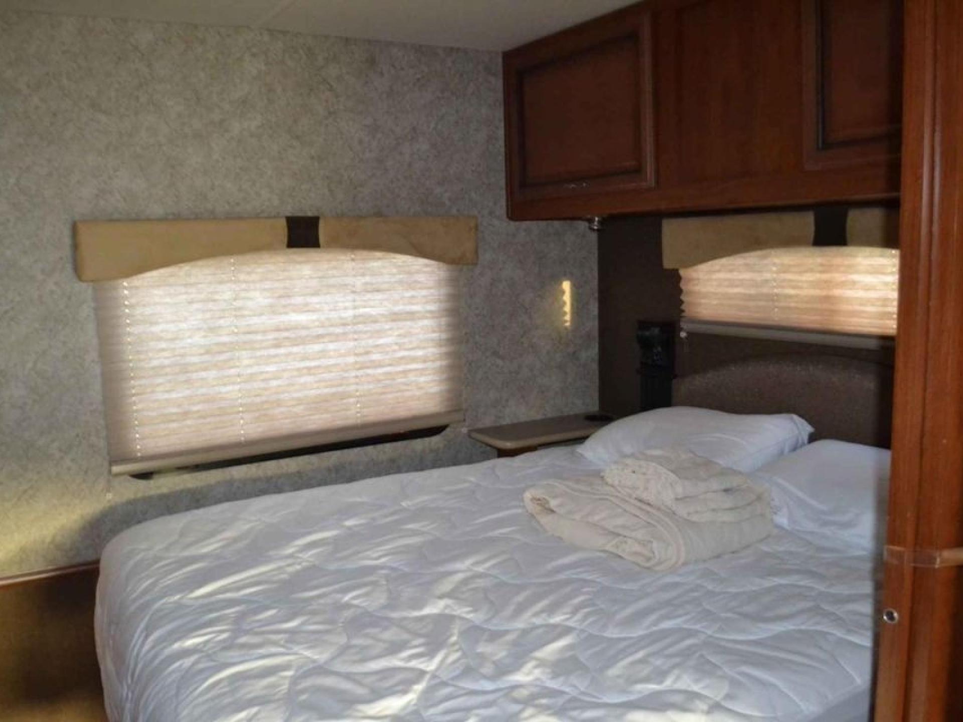 2014 FLEETWOOD STORM 32H