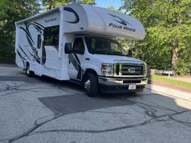 2021 THOR MOTOR COACH FOUR WINDS 27R