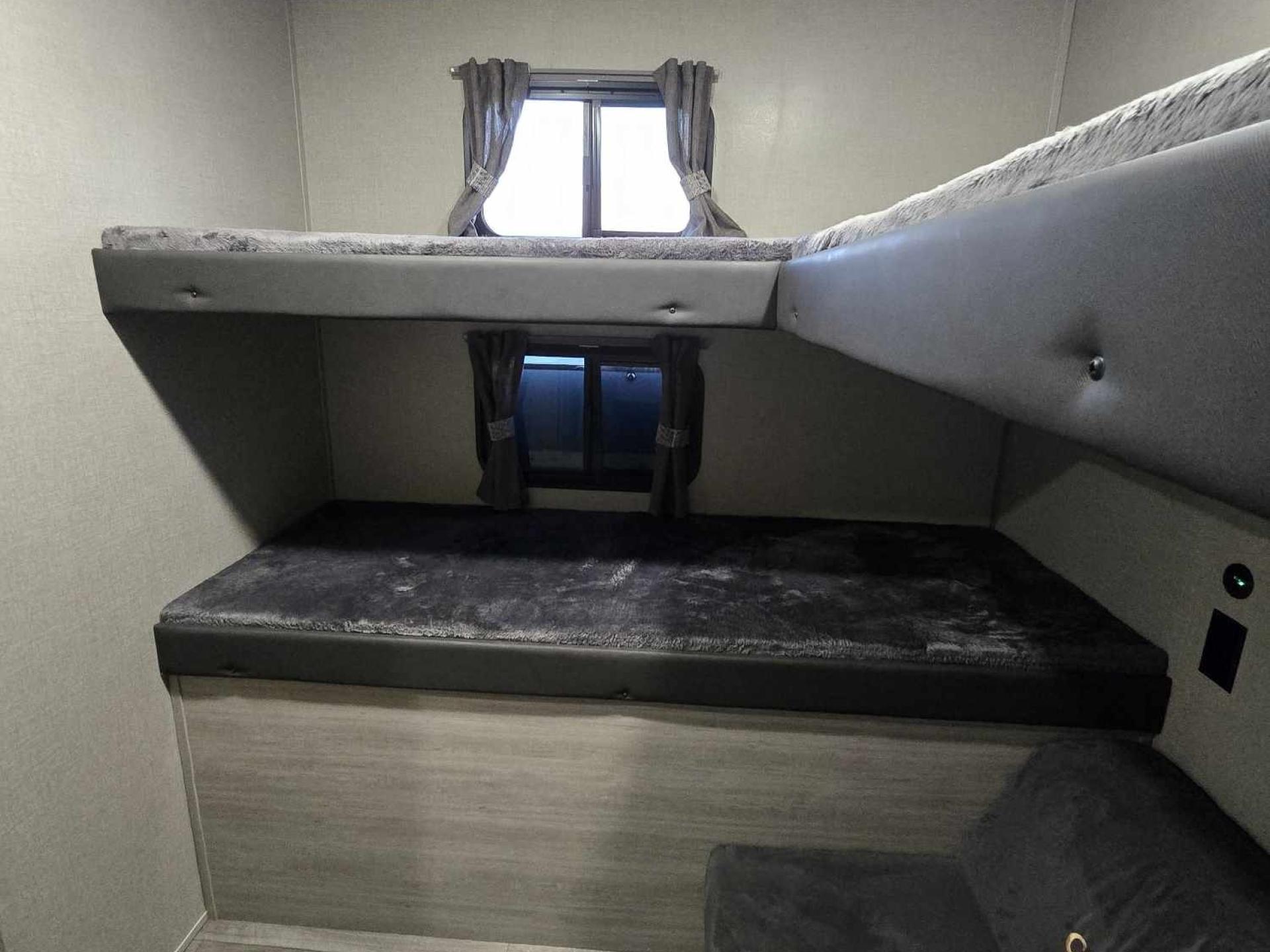 2023 COACHMEN CATALINA LEGACY 293QBCK