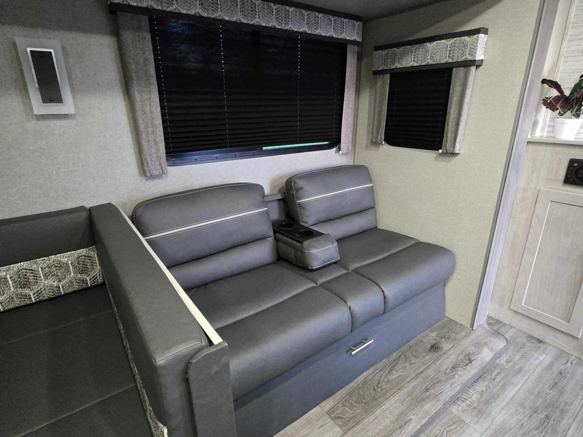 2023 COACHMEN CATALINA LEGACY 293QBCK