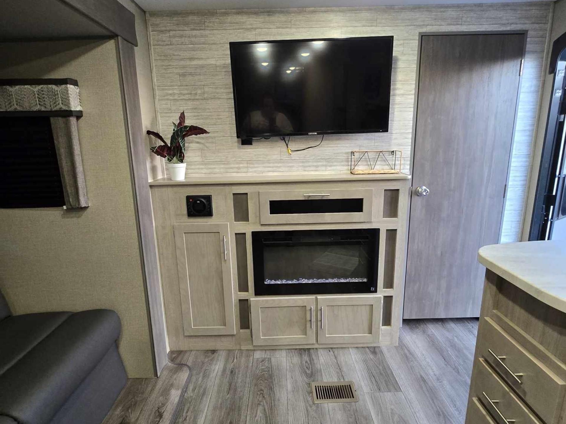 2023 COACHMEN CATALINA LEGACY 293QBCK