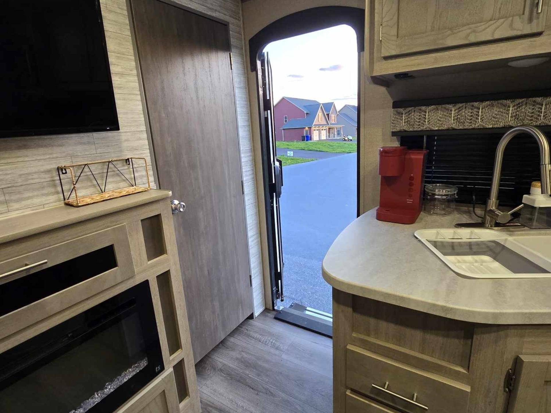 2023 COACHMEN CATALINA LEGACY 293QBCK