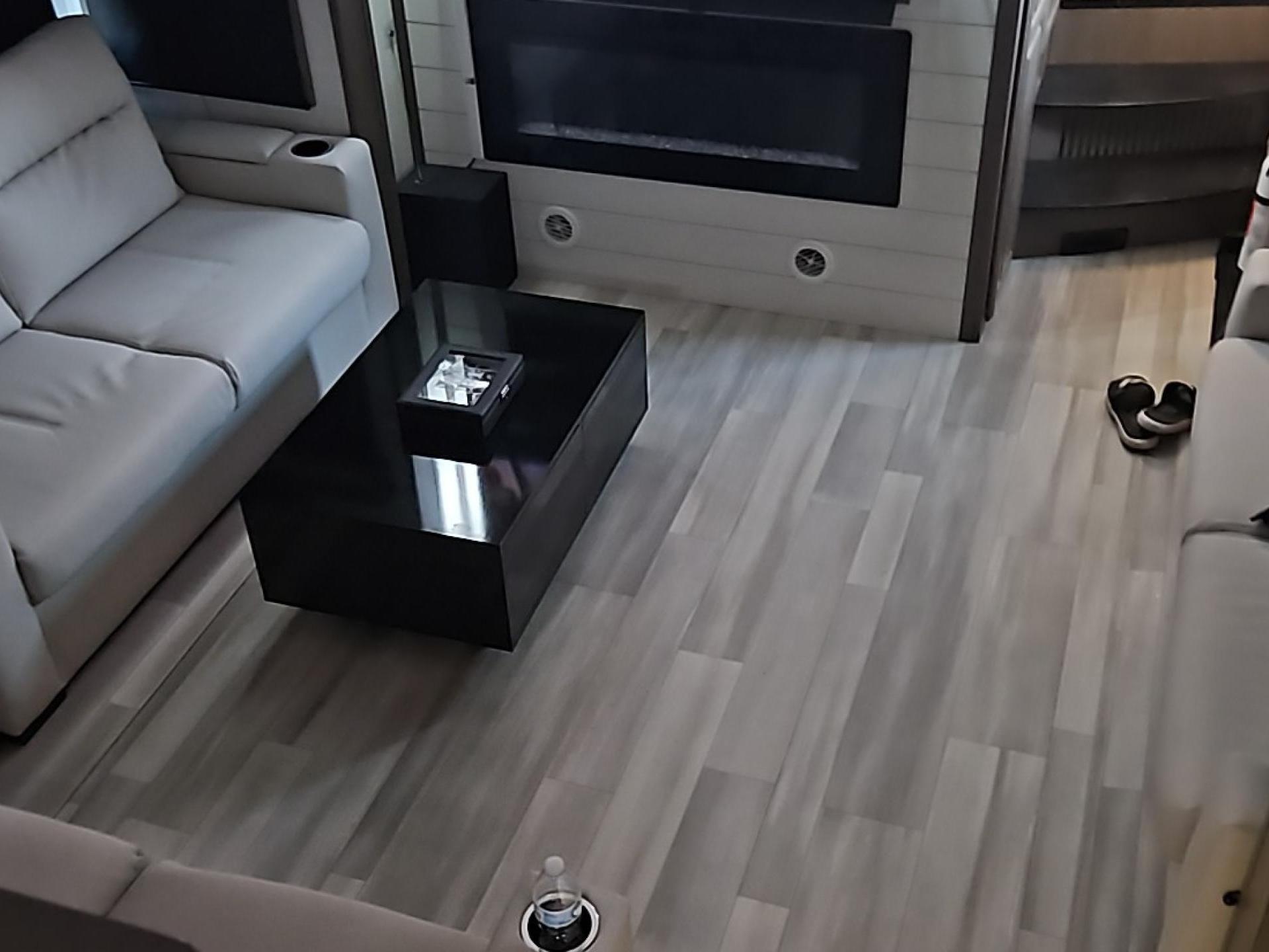 2023 GRAND DESIGN SOLITUDE 390RK-R