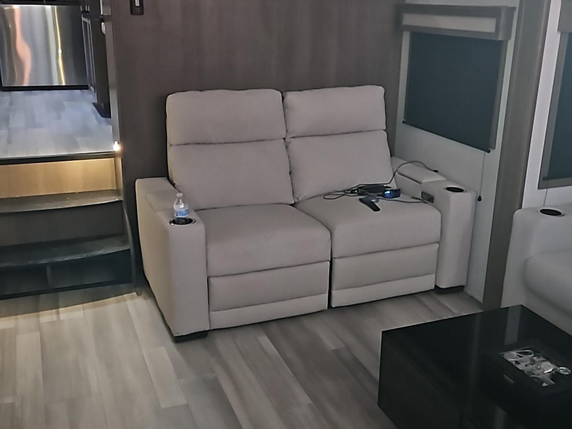 2023 GRAND DESIGN SOLITUDE 390RK-R