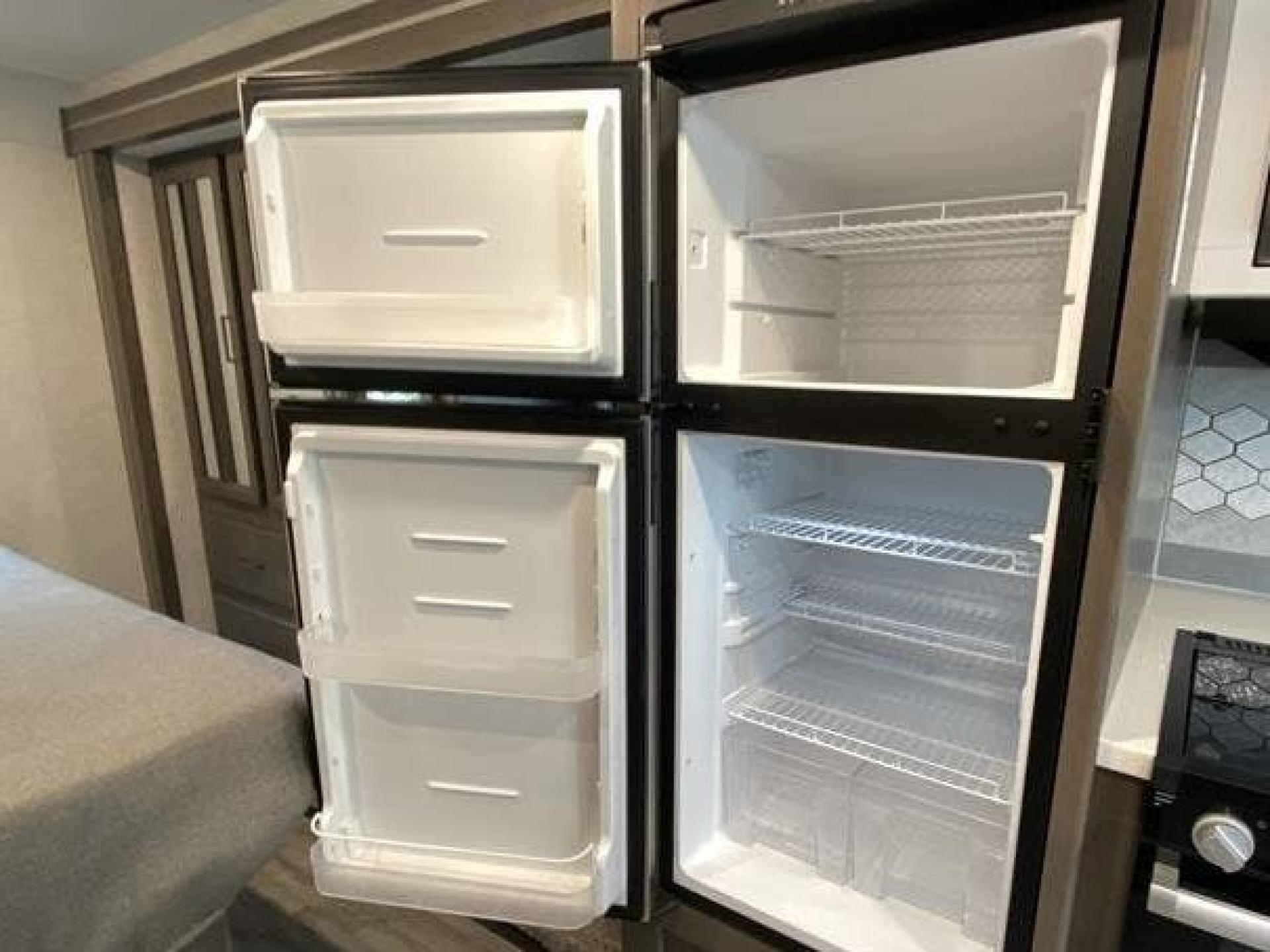 2024 THOR MOTOR COACH RESONATE 29D