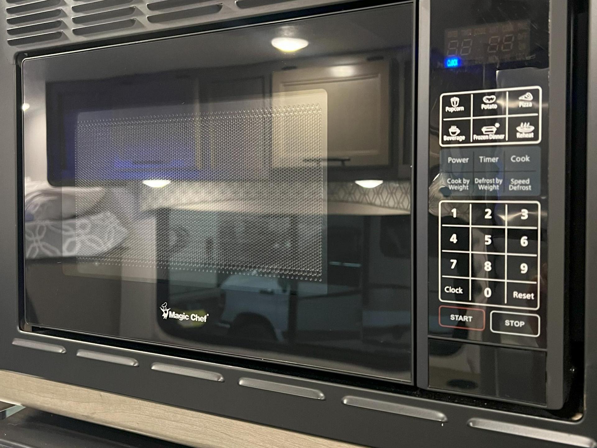 2020 COACHMEN FREELANDER 22XGC