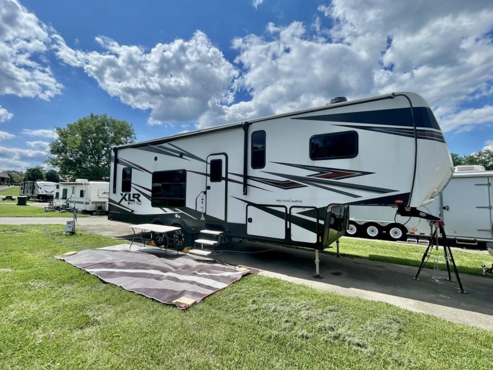 2022 FOREST RIVER XLR NITRO 28DK5