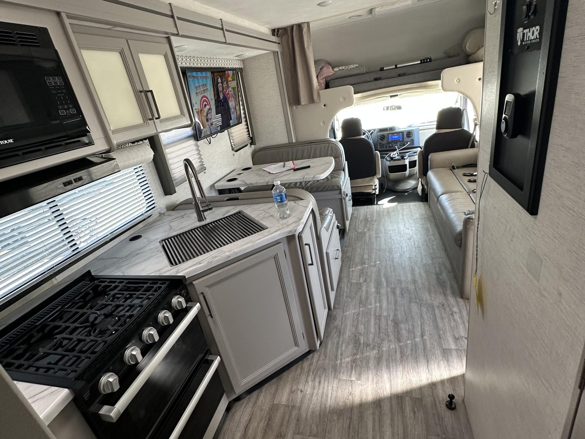 2024 THOR MOTOR COACH COLEMAN 28CM