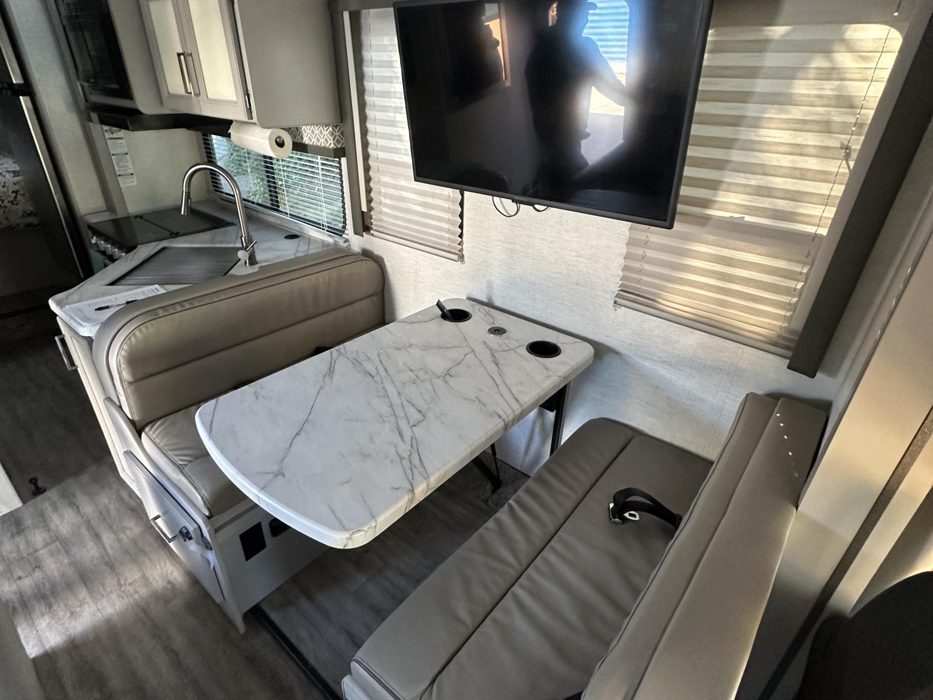 2024 THOR MOTOR COACH COLEMAN 28CM