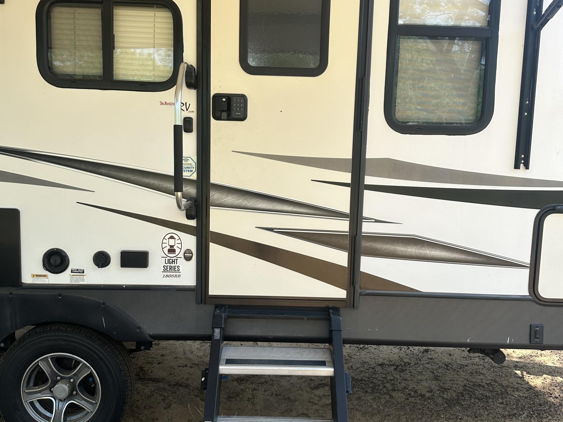 2020 COLEMAN COLEMAN LIGHT 1805RB