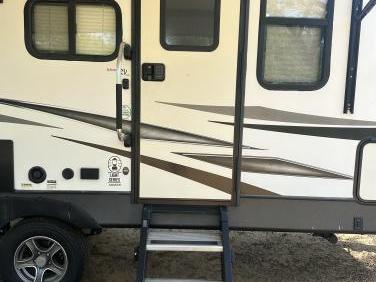 2020 COLEMAN COLEMAN LIGHT 1805RB