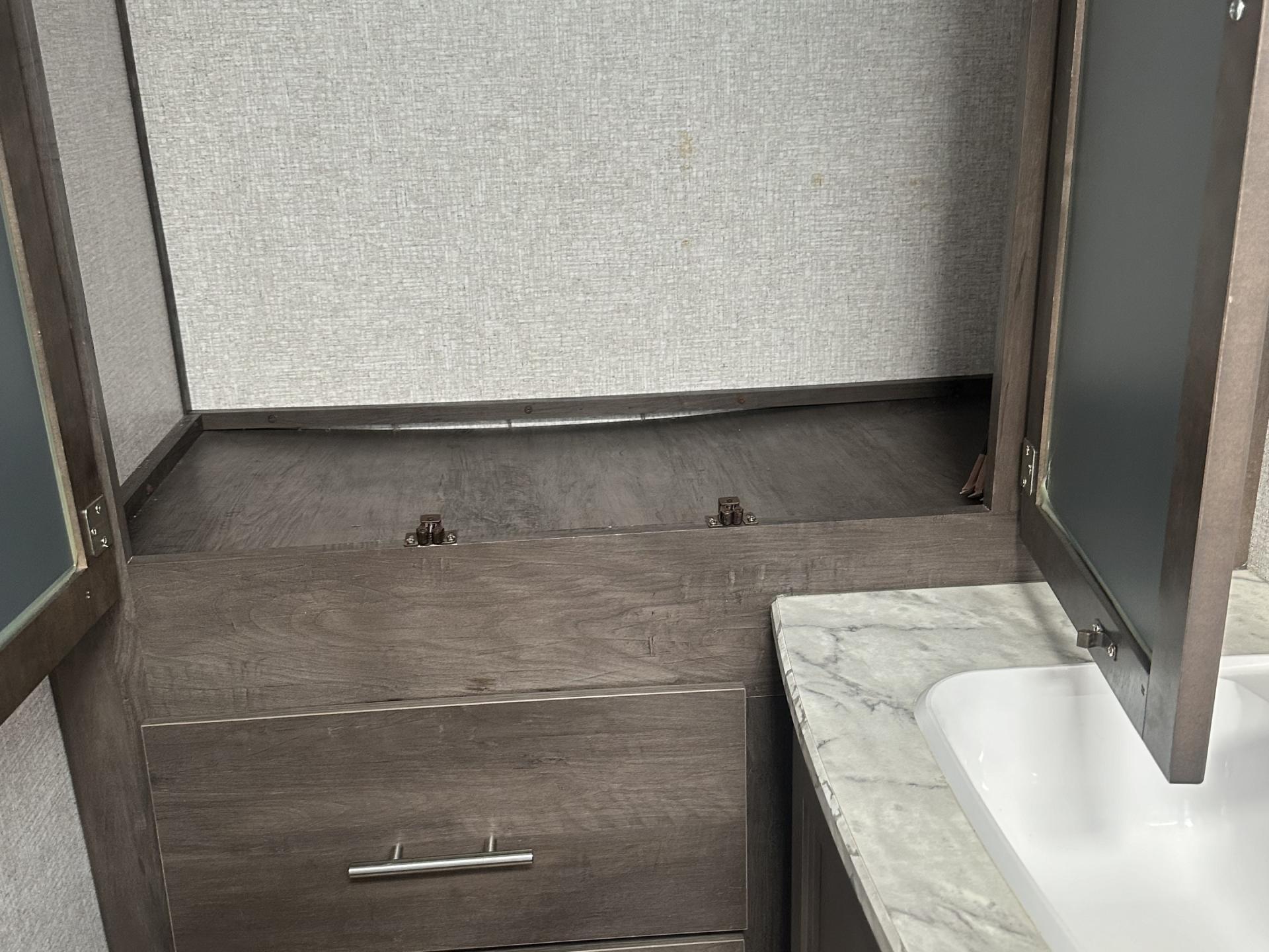 2020 COLEMAN COLEMAN LIGHT 1805RB