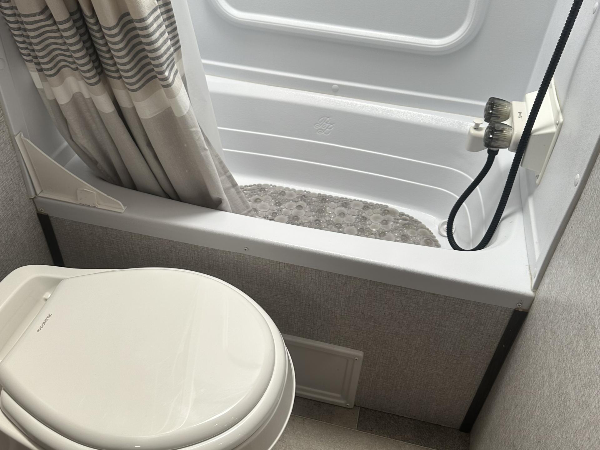 2020 COLEMAN COLEMAN LIGHT 1805RB