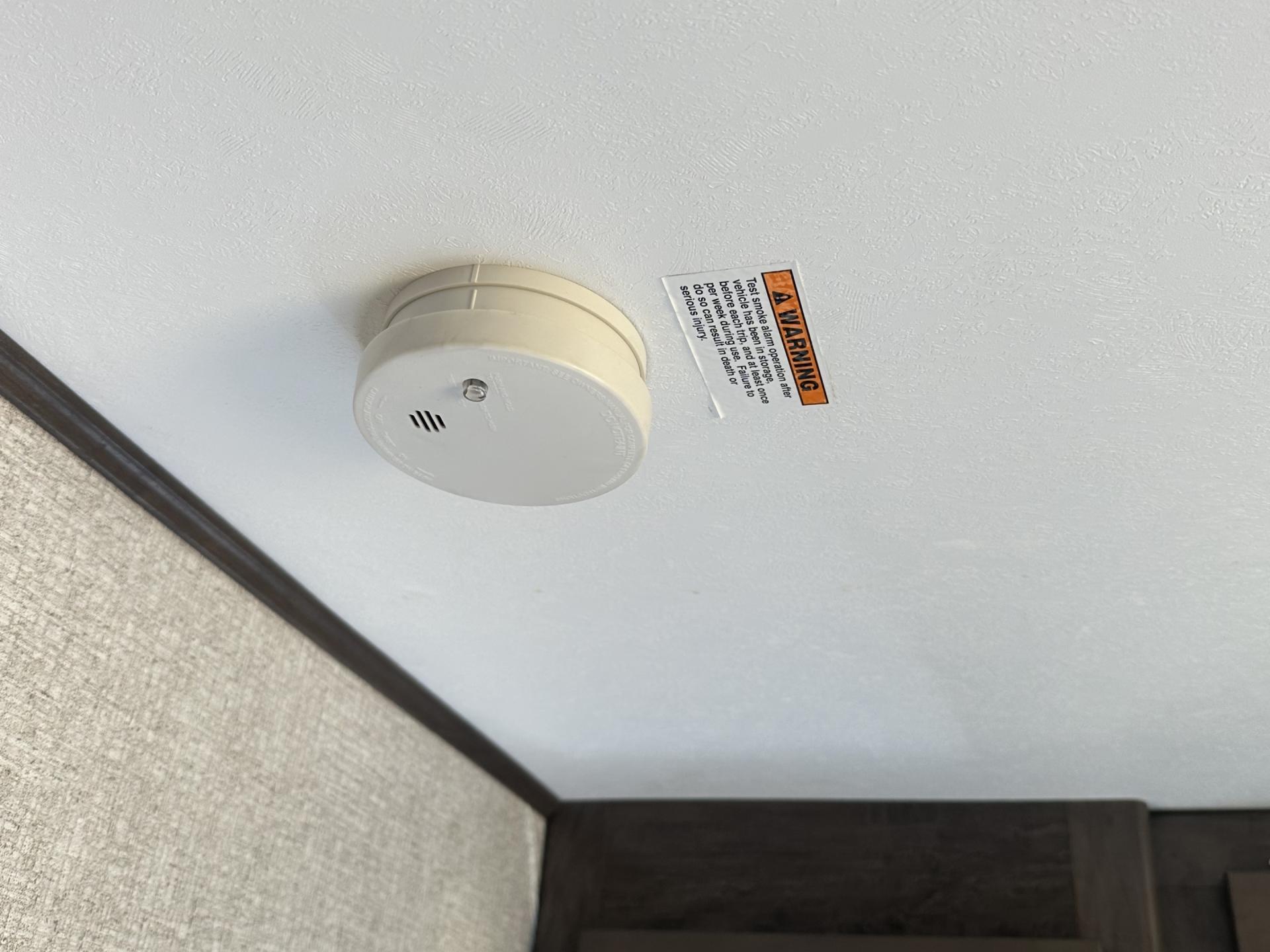 2020 COLEMAN COLEMAN LIGHT 1805RB