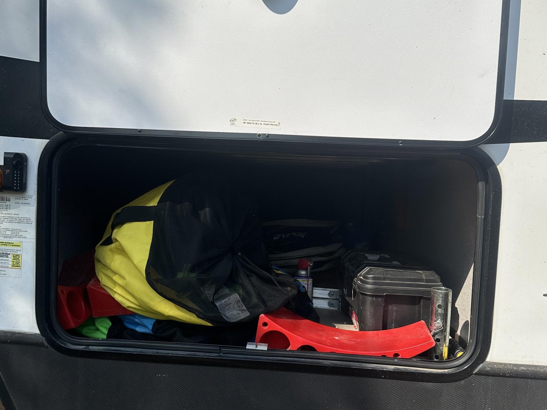 2020 COLEMAN COLEMAN LIGHT 1805RB