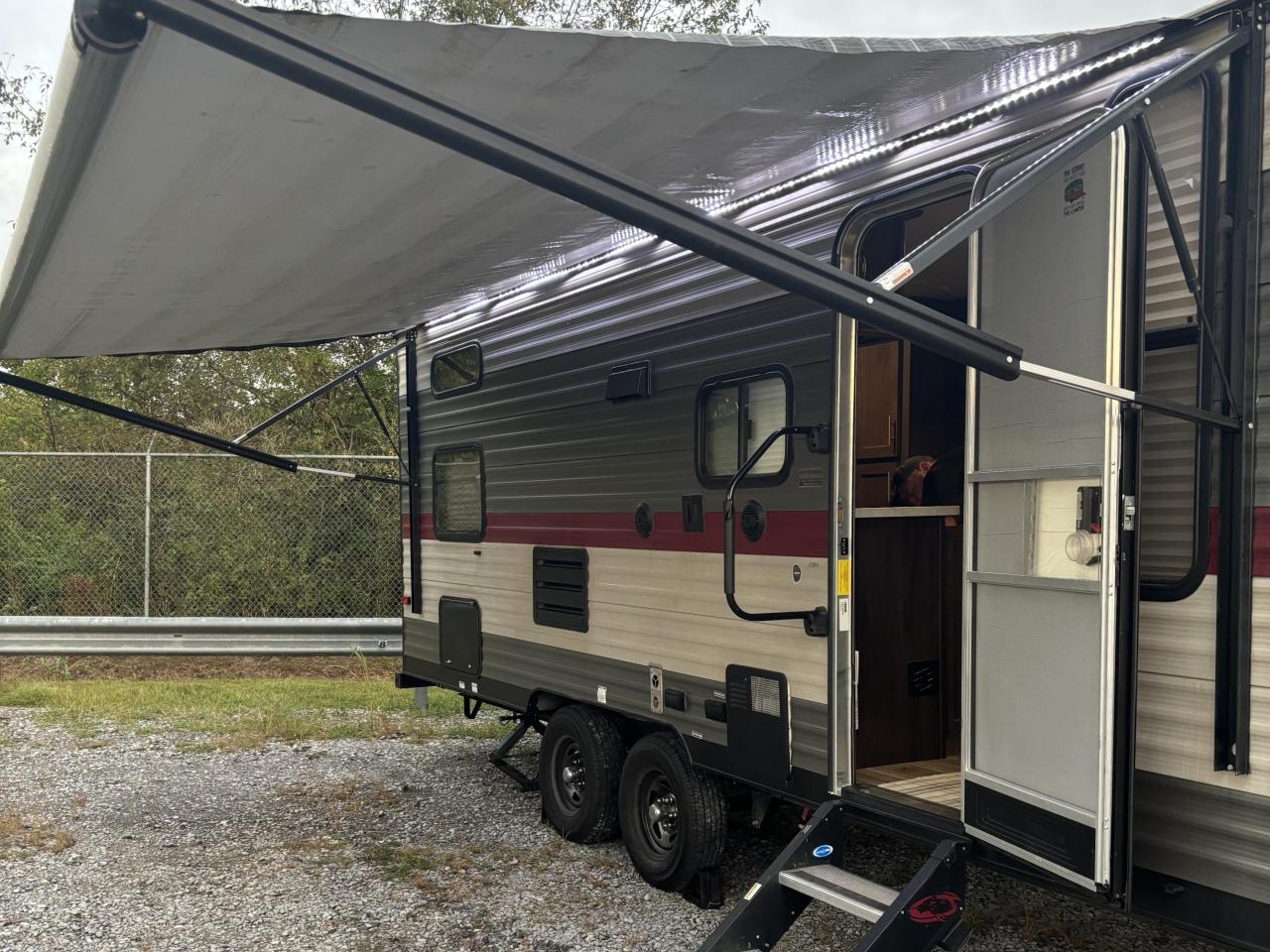 2018 FOREST RIVER CHEROKEE GREY WOLF 23BH