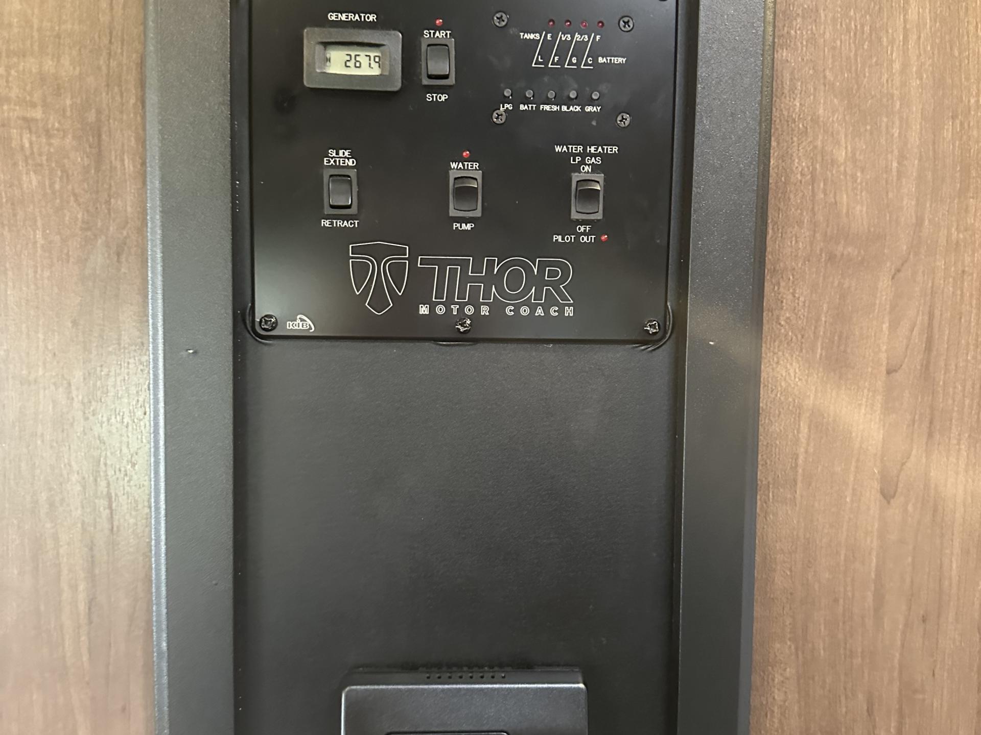 2020 THOR MOTOR COACH FOUR WINDS 28Z