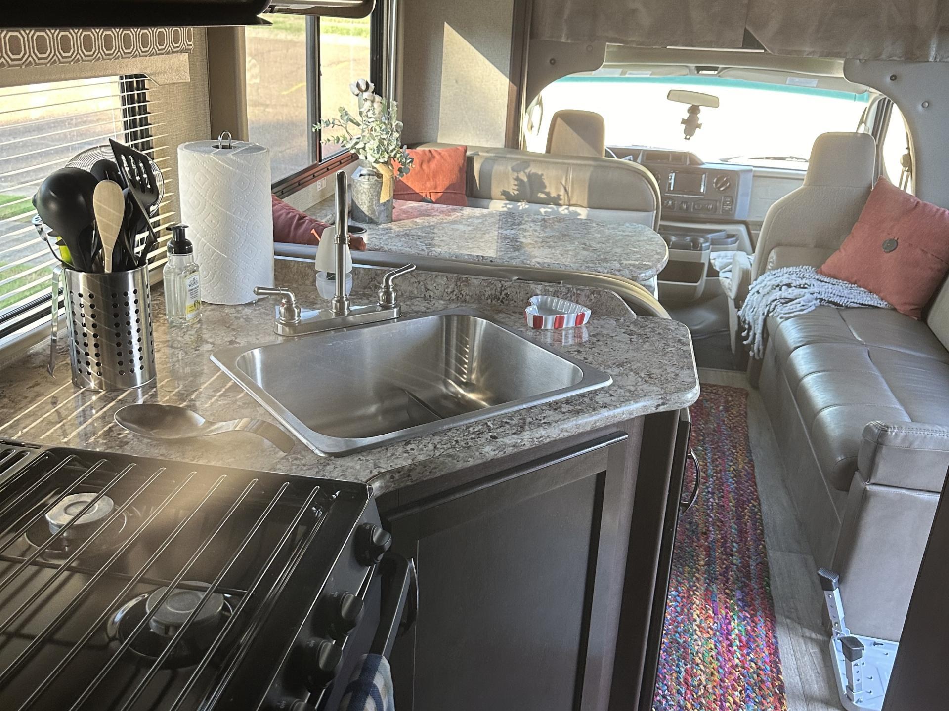 2020 THOR MOTOR COACH FOUR WINDS 28Z