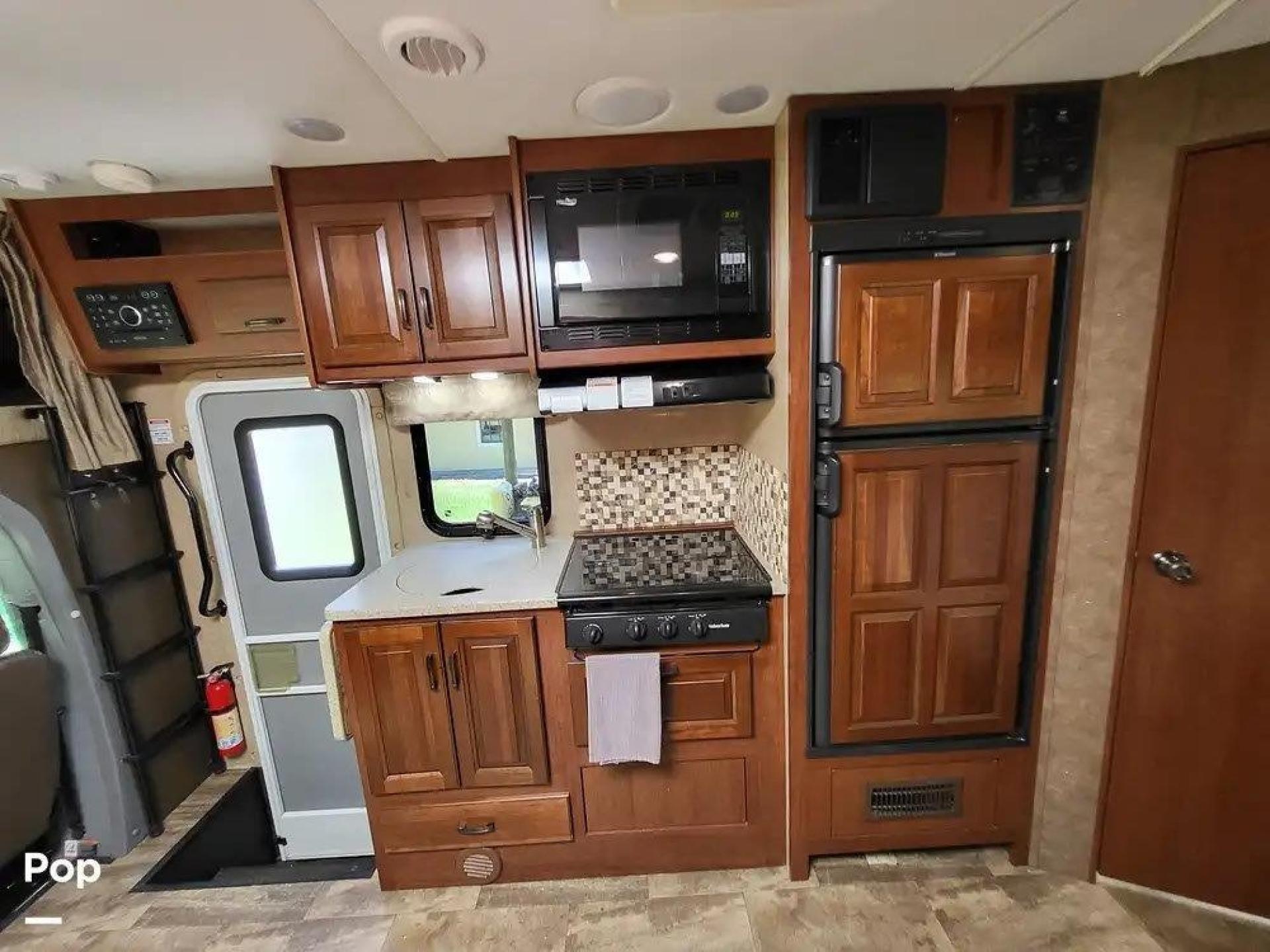 2017 FOREST RIVER FORESTER MBS 2401W