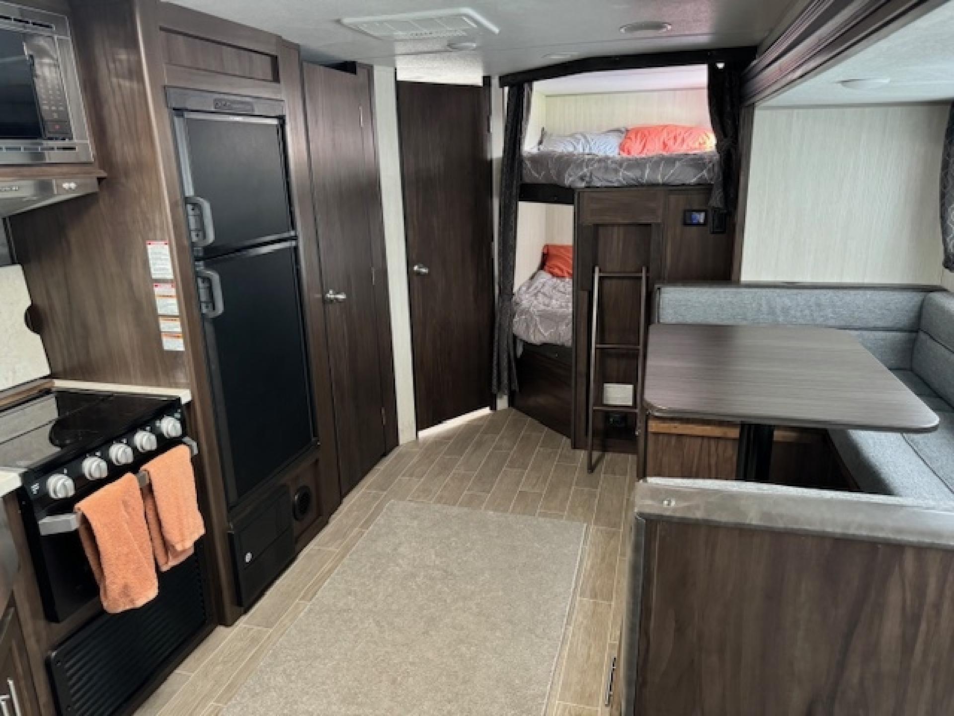 2020 FOREST RIVER GREY WOLF 26BHW