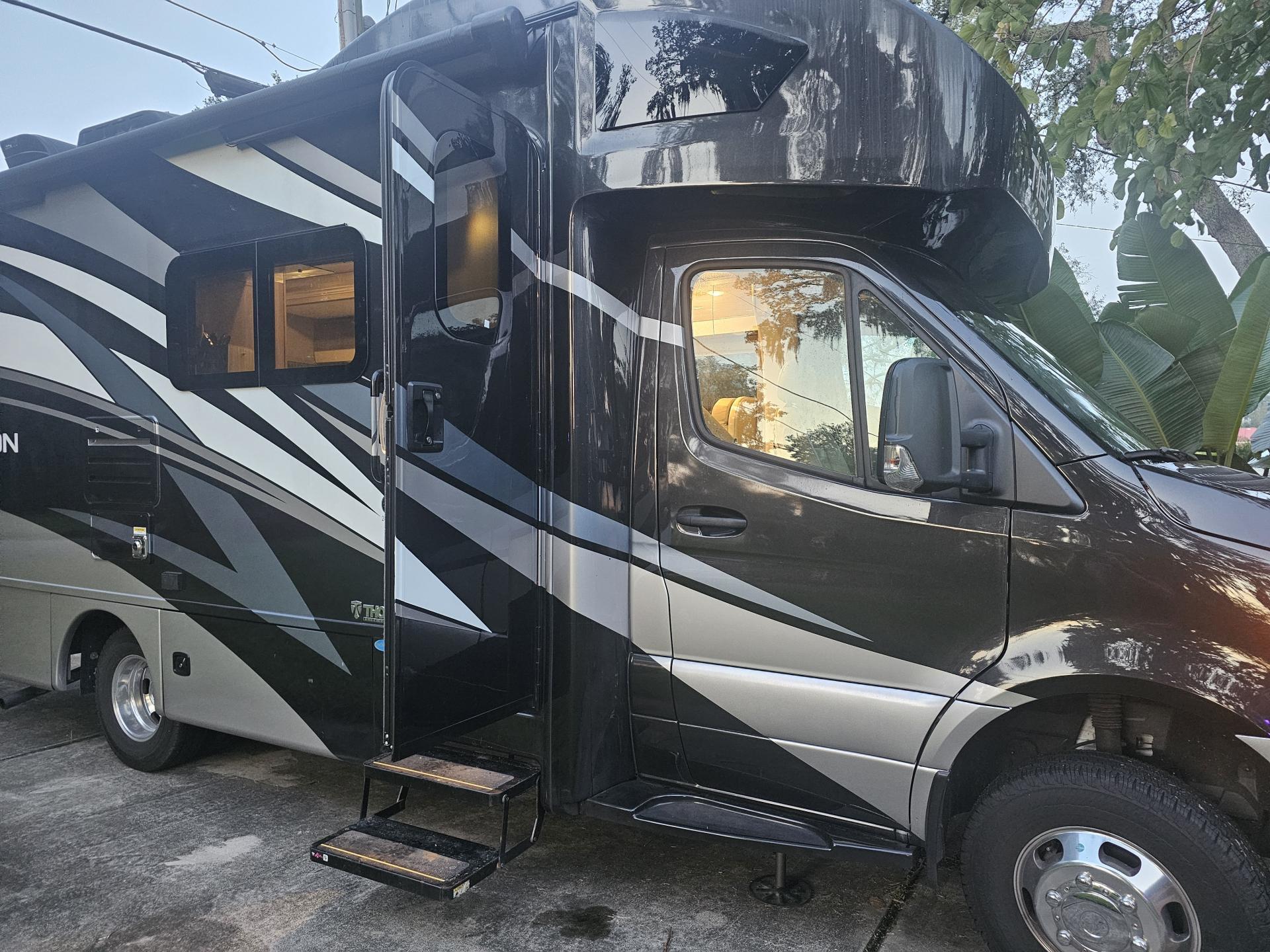 2023 THOR MOTOR COACH TIBURON 24TT - Good Sam RV Rentals