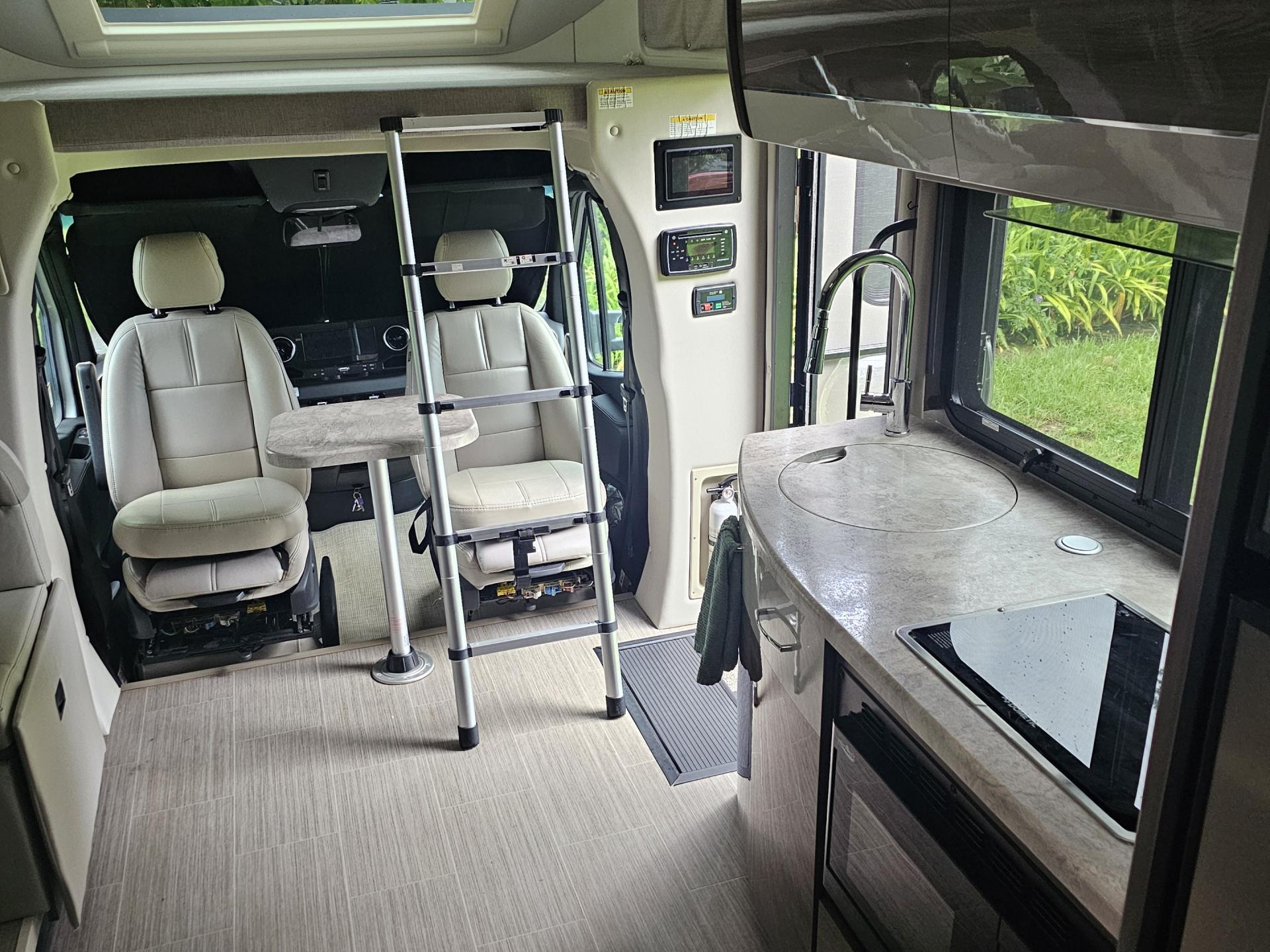 2023 THOR MOTOR COACH TIBURON 24TT