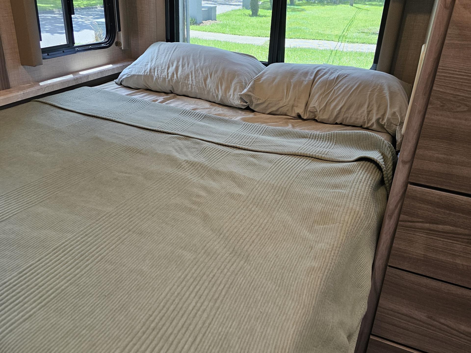 2023 THOR MOTOR COACH TIBURON 24TT