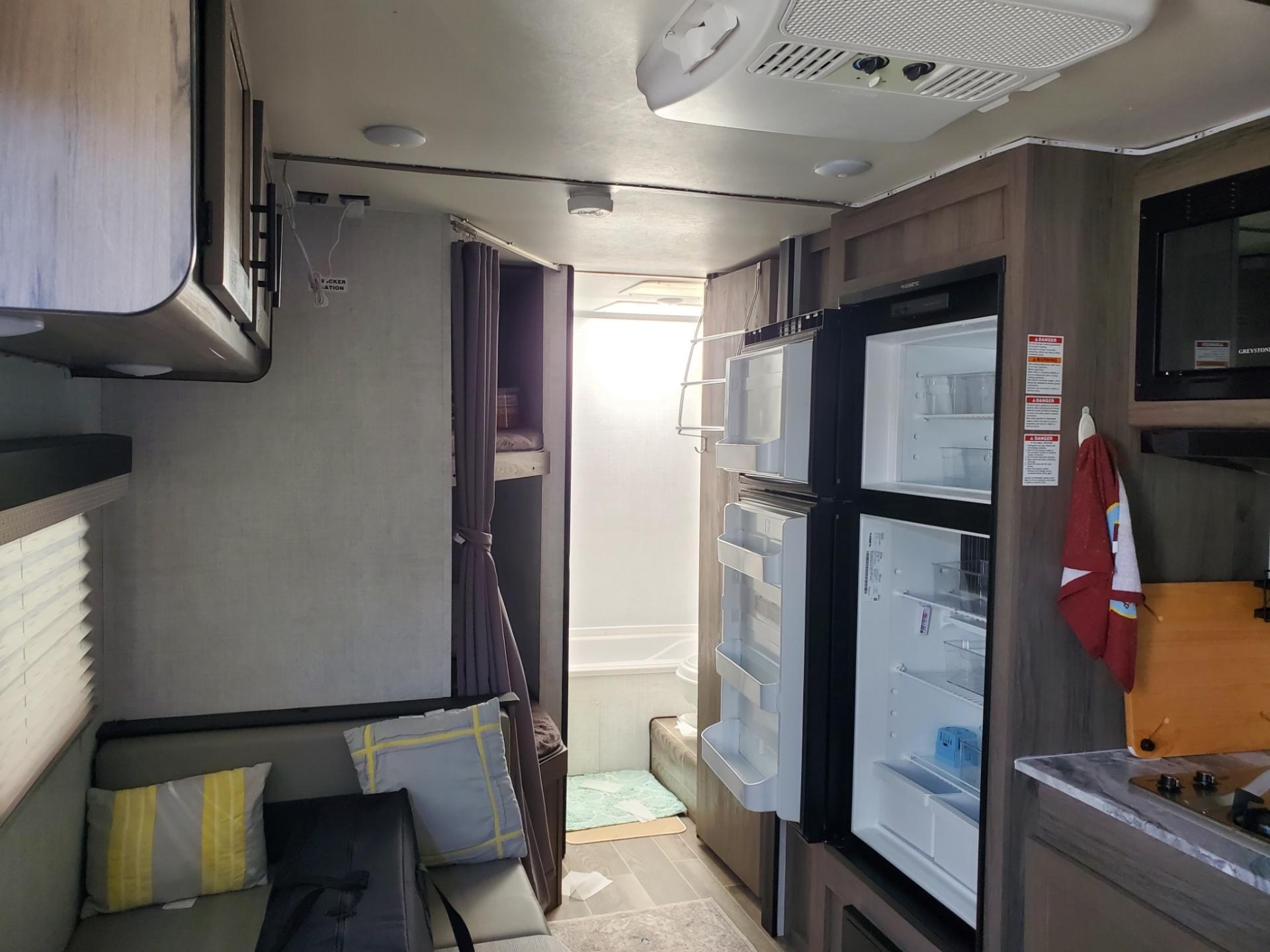 2021 GULF STREAM ENLIGHTEN 25BH