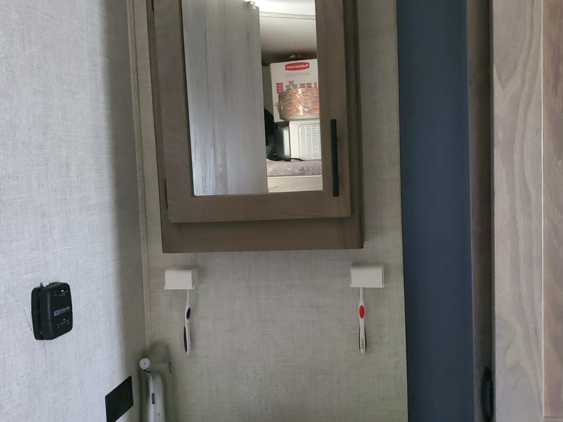 2021 GULF STREAM ENLIGHTEN 25BH