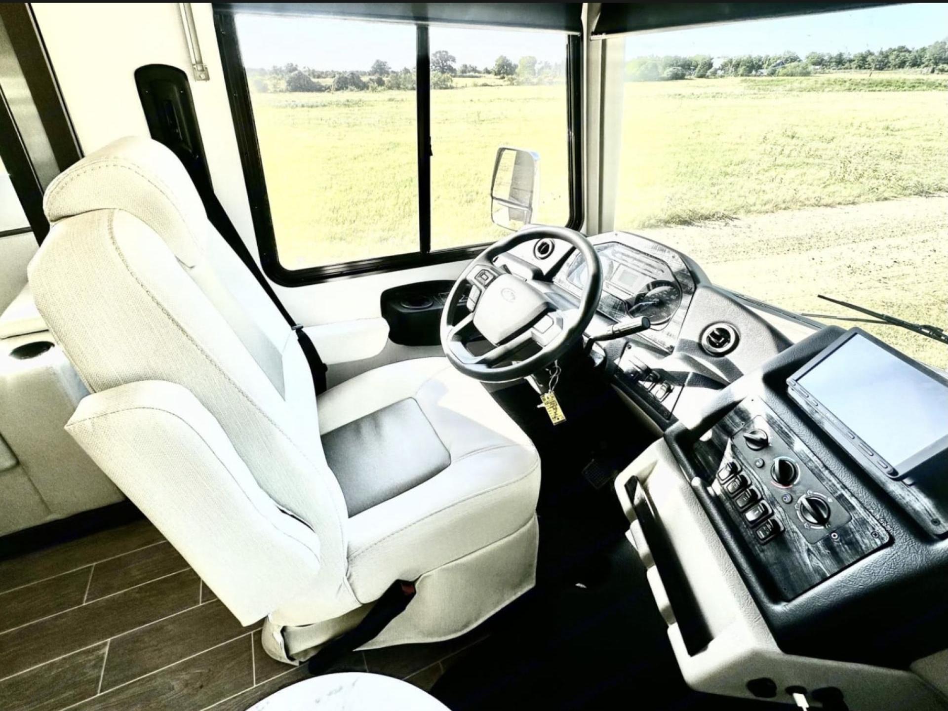 2023 FOREST RIVER GEORGETOWN 5 SERIES 36B
