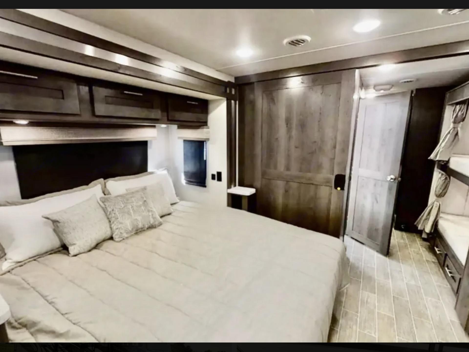 2023 FOREST RIVER GEORGETOWN 5 SERIES 36B
