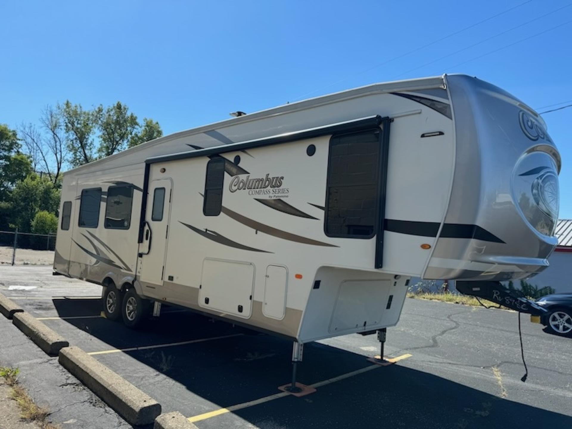 2020 FOREST RIVER COLUMBUS 329DV
