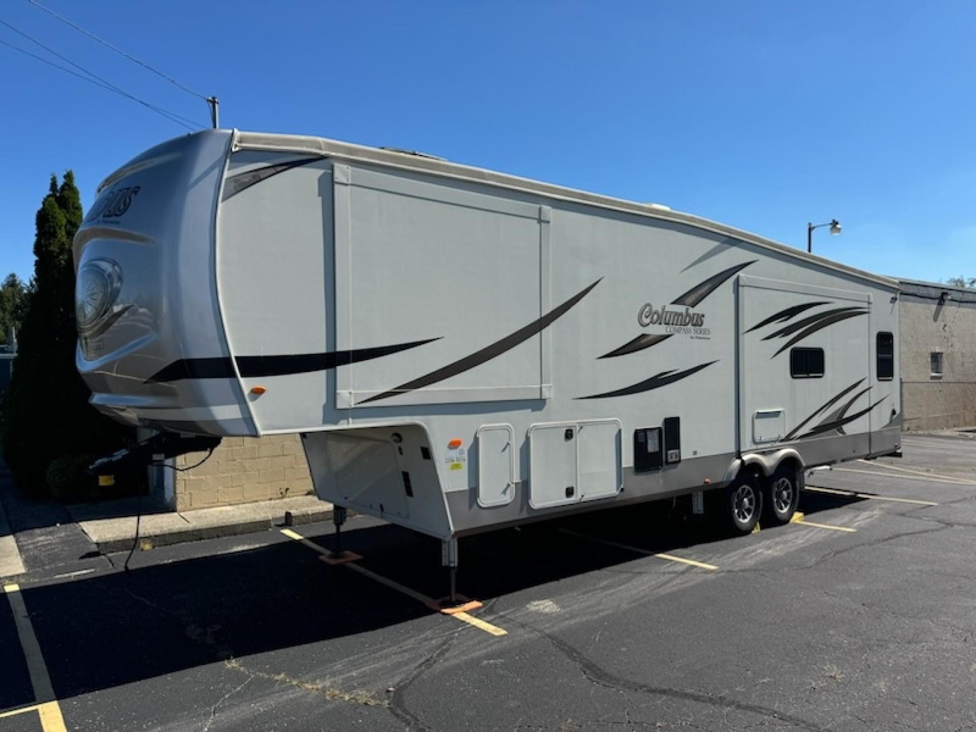 2020 FOREST RIVER COLUMBUS 329DV