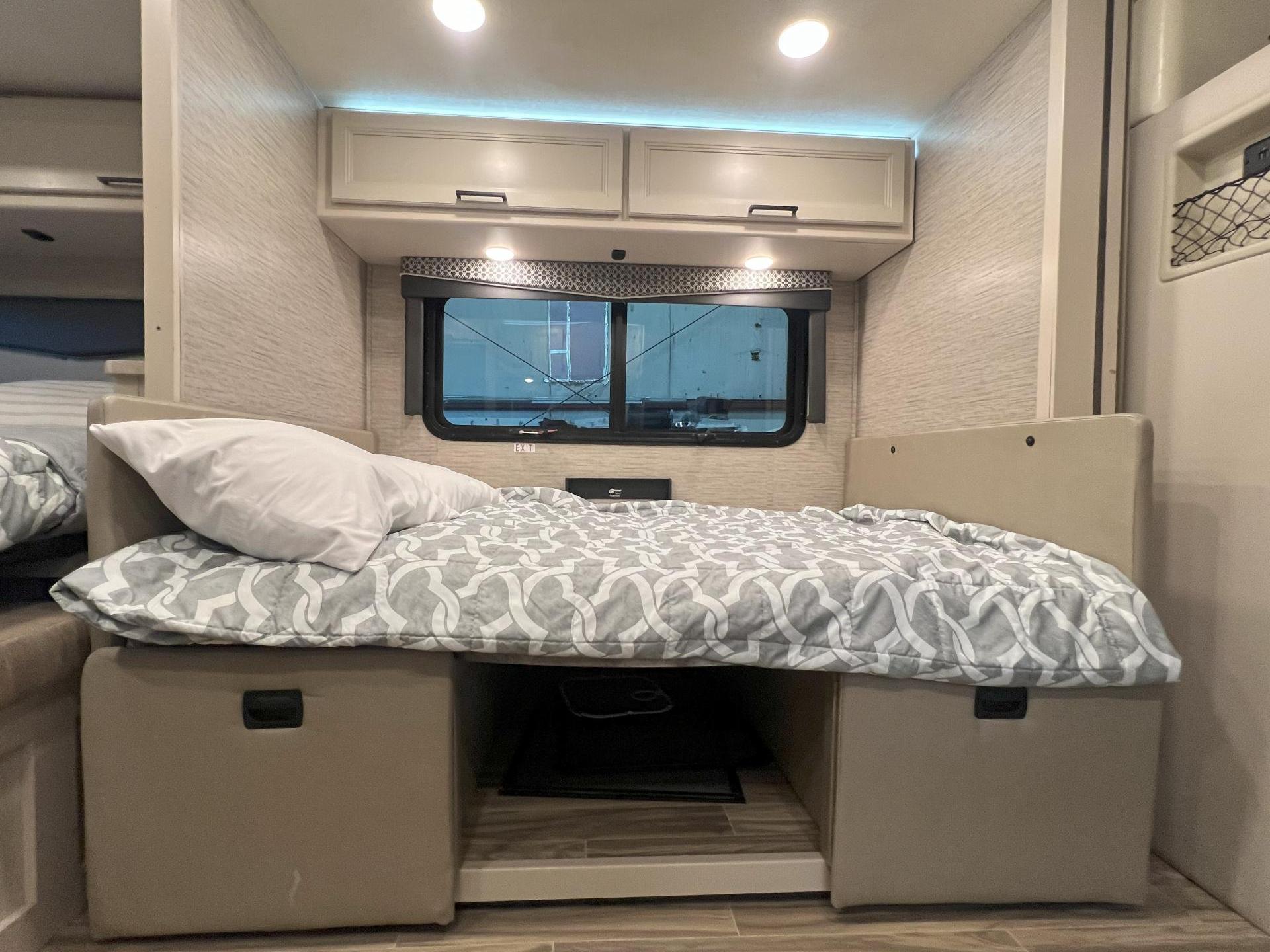 2022 THOR MOTOR COACH COMPASS 23TW