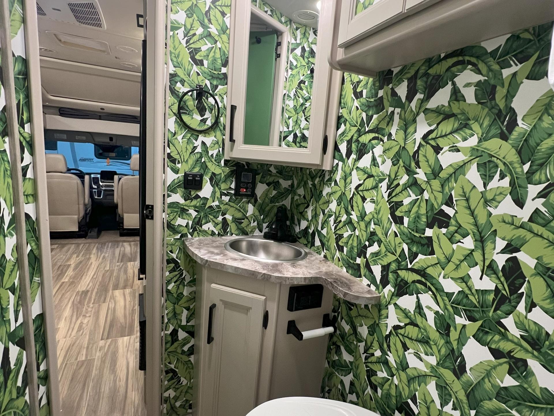 2022 THOR MOTOR COACH COMPASS 23TW