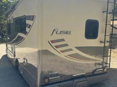 2017 WINNEBAGO FUSE 23A