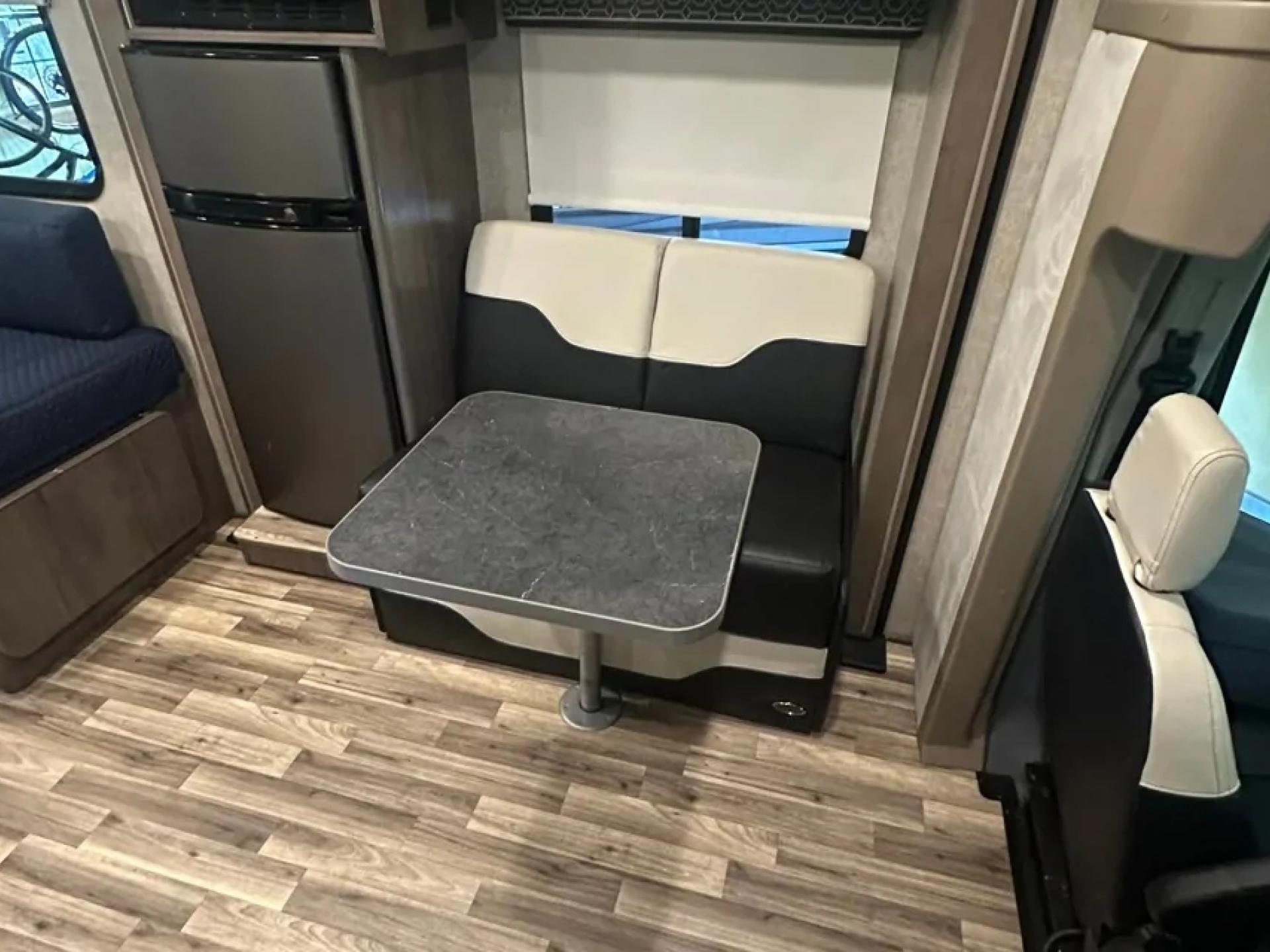 2017 WINNEBAGO FUSE 23A