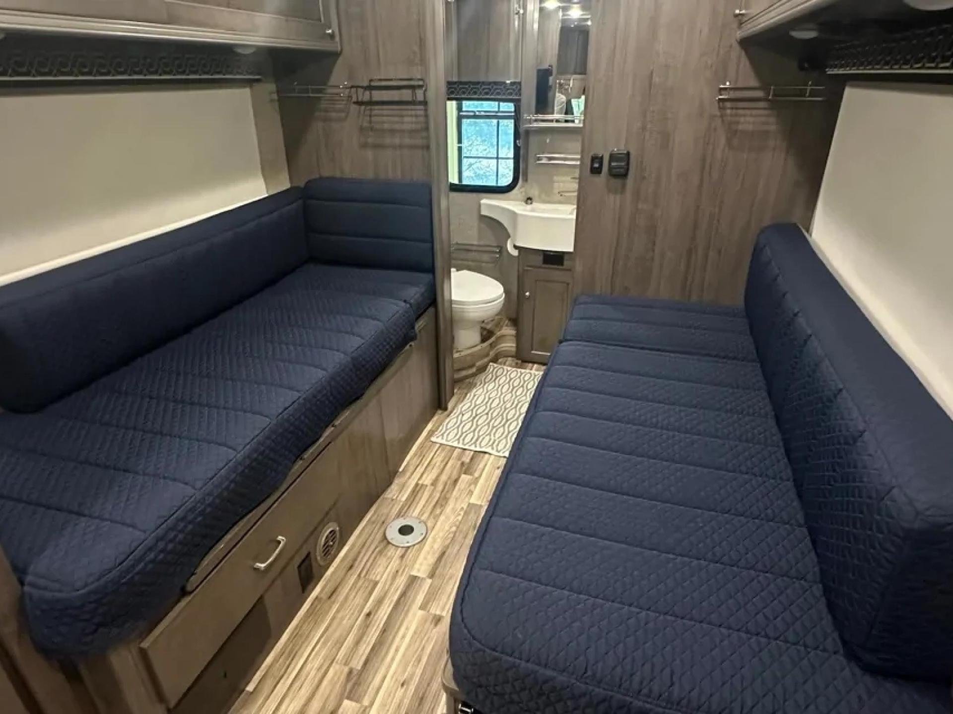 2017 WINNEBAGO FUSE 23A
