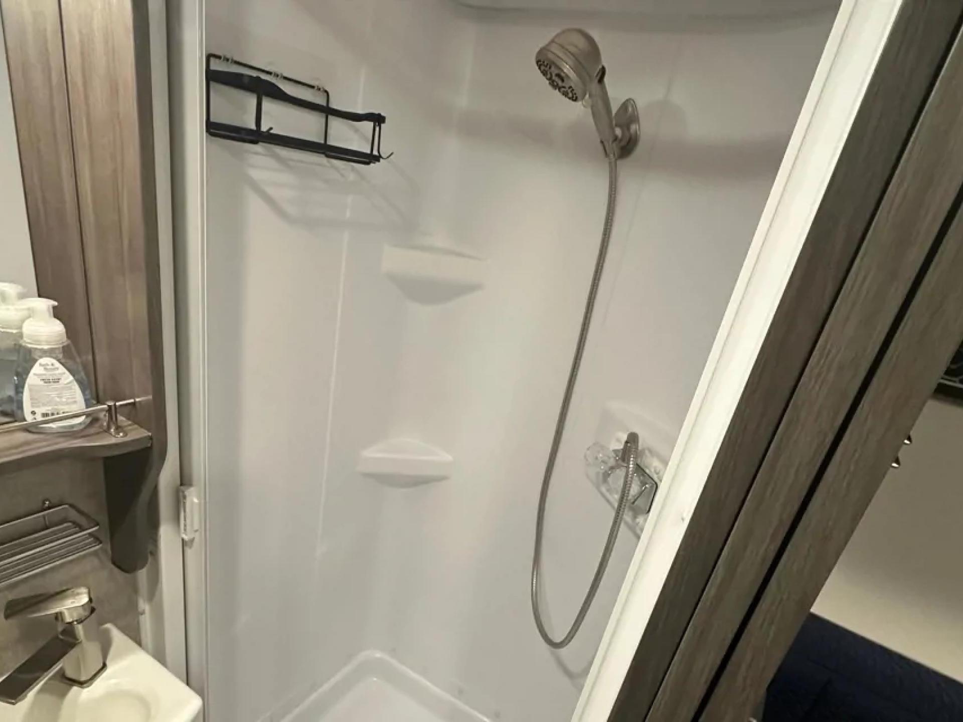 2017 WINNEBAGO FUSE 23A