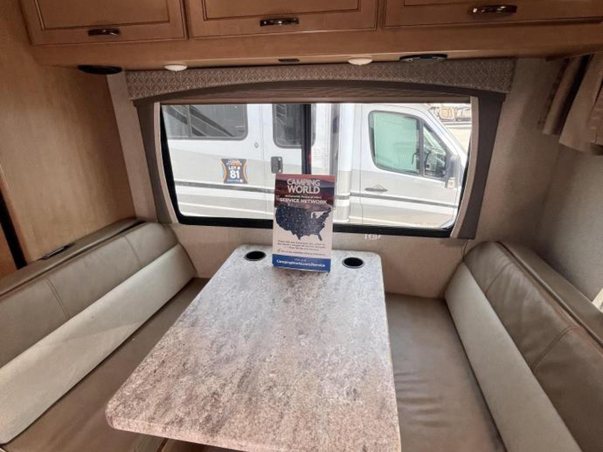 2021 THOR MOTOR COACH FOUR WINDS 24FF