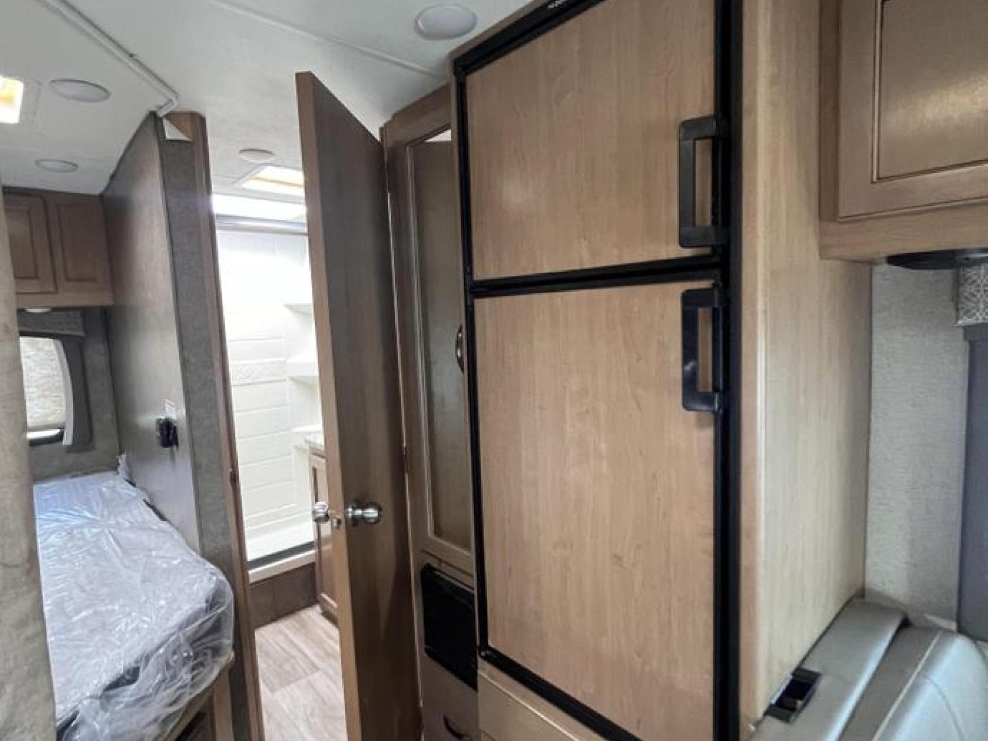 2021 THOR MOTOR COACH FOUR WINDS 24FF
