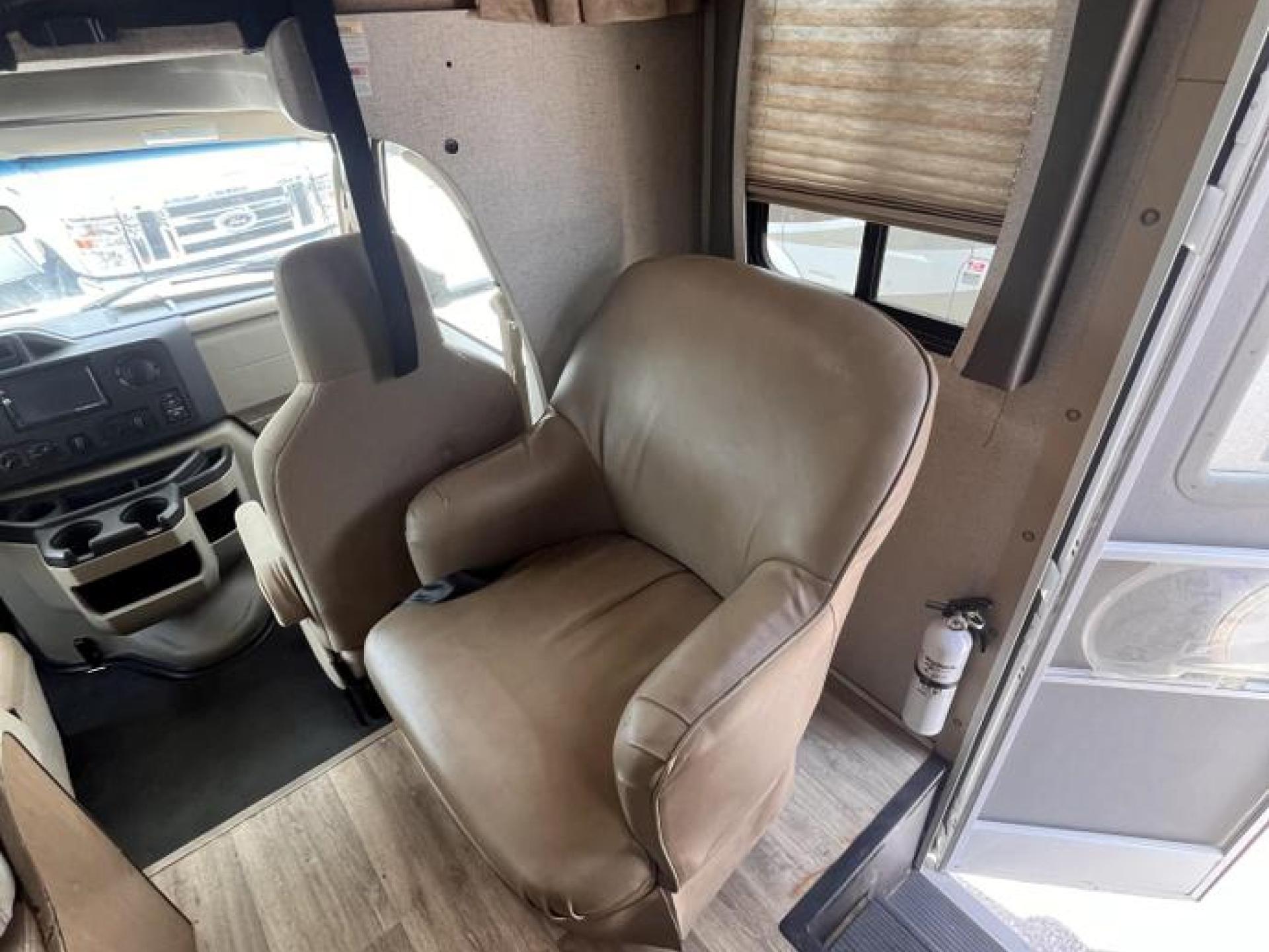 2021 THOR MOTOR COACH FOUR WINDS 24FF