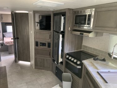 2020 COACHMEN APEX 279RLSS