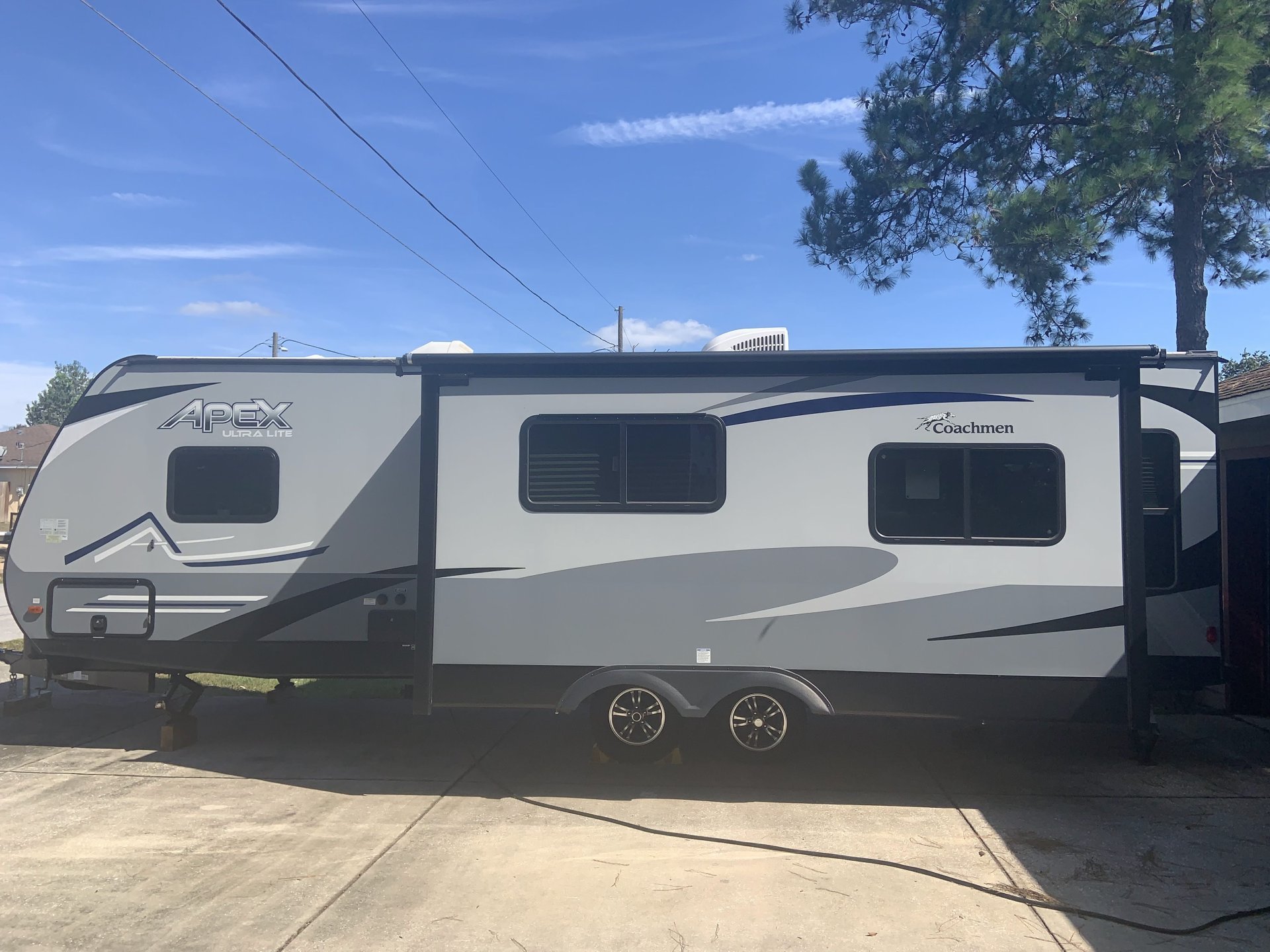 2020 COACHMEN APEX 279RLSS