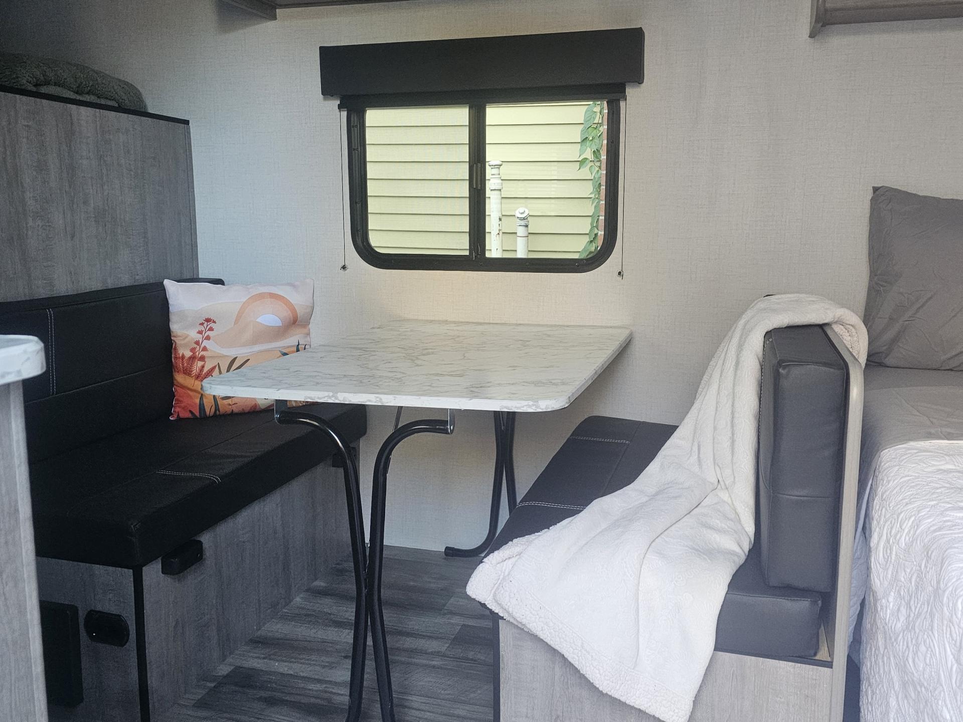 2024 COLEMAN COLEMAN LANTERN 17B