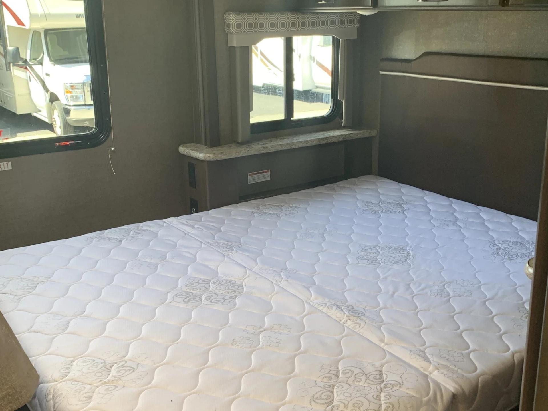 2020 THOR MOTOR COACH FOUR WINDS 26B