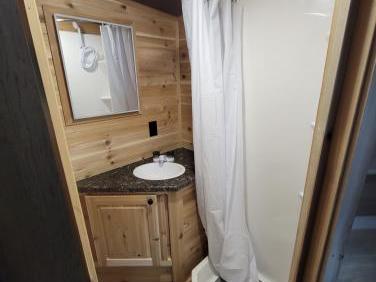 2022 GLACIER ICE HOUSE EXPLORER 22