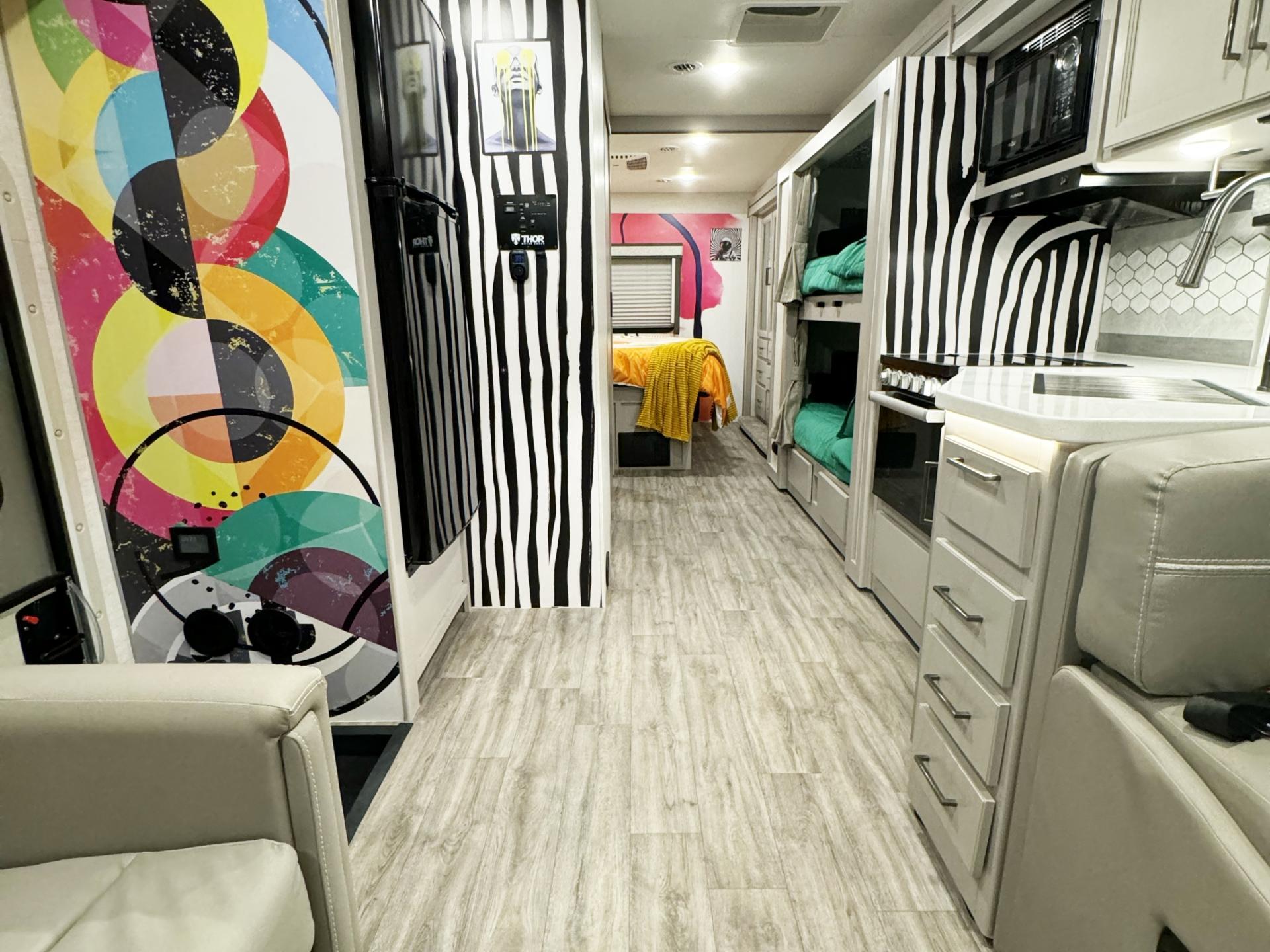 2024 THOR MOTOR COACH RESONATE 32B