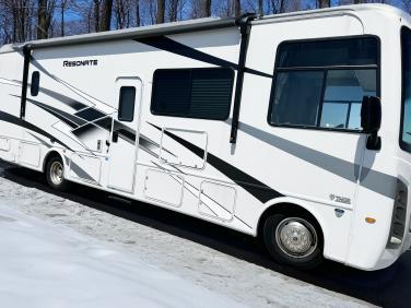 2024 THOR MOTOR COACH RESONATE 32B