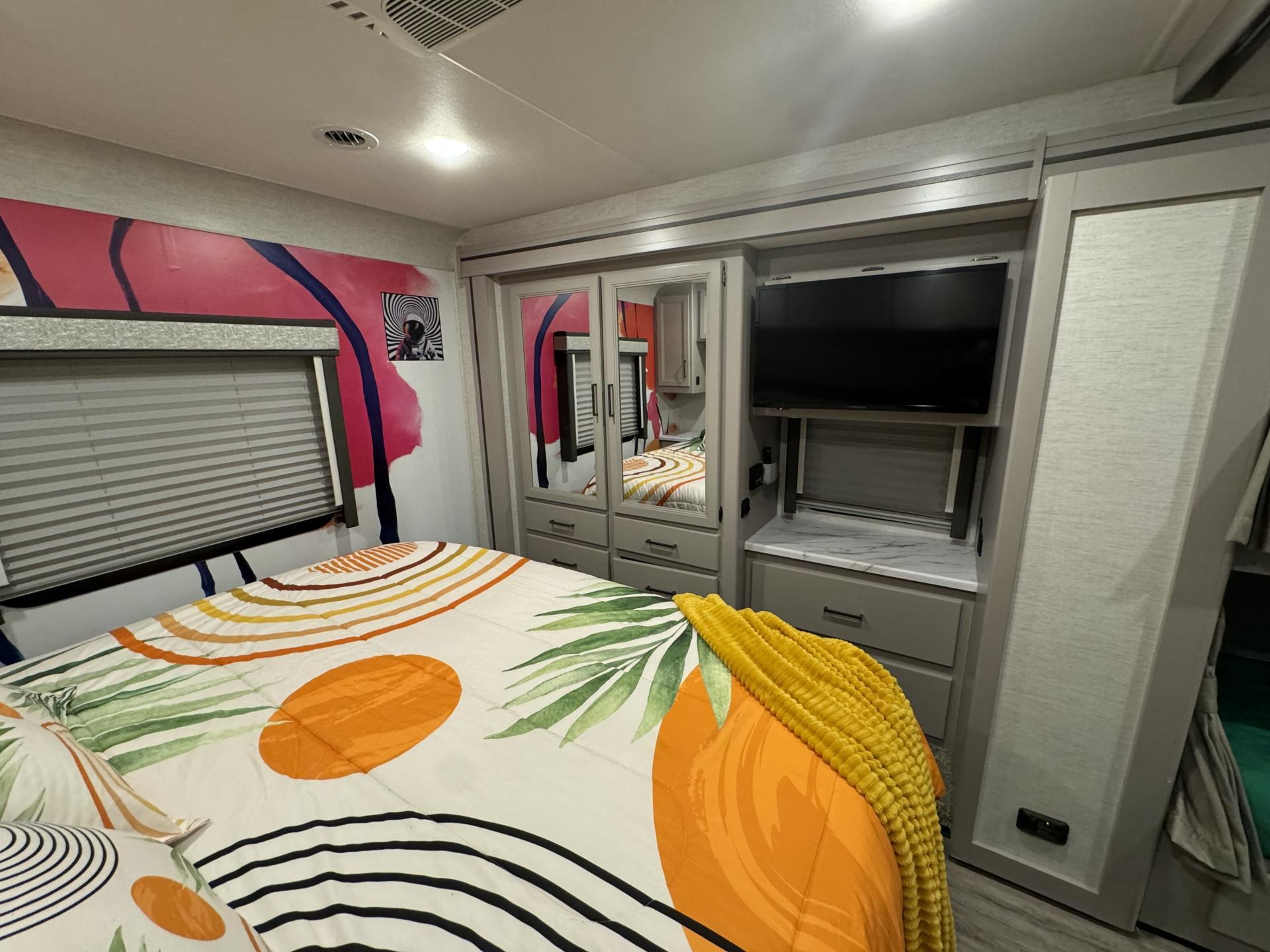 2024 THOR MOTOR COACH RESONATE 32B